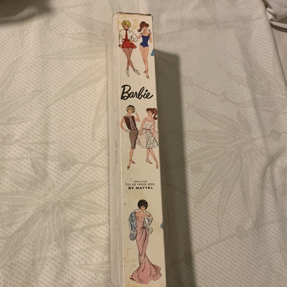 Vintage 1962 bubble cut Barbie. Original box. - Picture 5 of 10